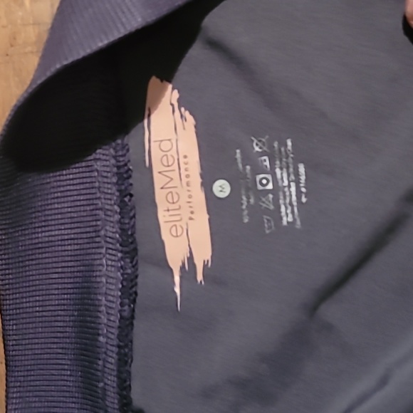 Elite Med performance  size Medium - Picture 3 of 4
